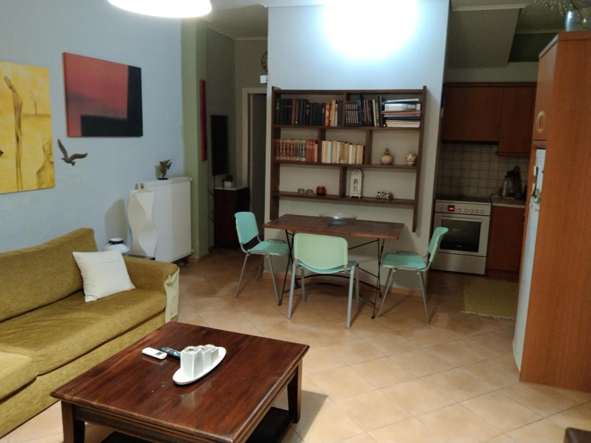 Ησυχες Διακοπες Villa Каламата Екстериор снимка