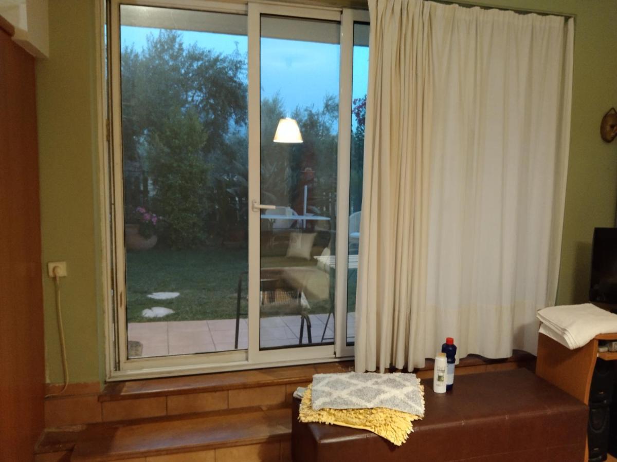 Ησυχες Διακοπες Villa Каламата Екстериор снимка