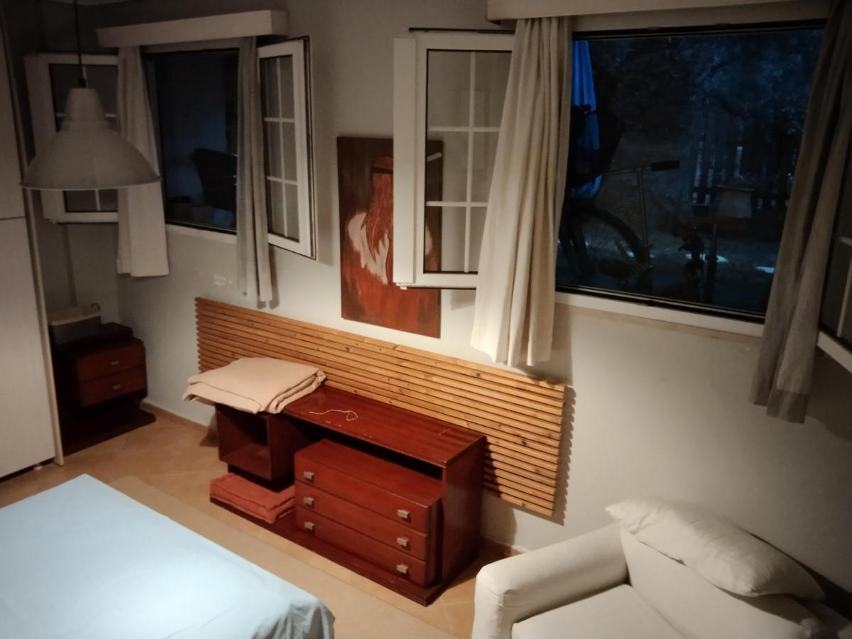 Ησυχες Διακοπες Villa Каламата Екстериор снимка